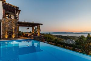 The swimming pool at or close to Akrolithos Villa, Milies Pelion