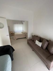 Departamento céntrico y espacioso en Río Cuarto II的休息区