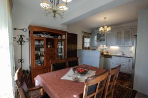 A kitchen or kitchenette at Akrolithos Villa, Milies Pelion