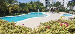 Bazén v ubytování Founder Playa Blanca 2D nebo v jeho okolí