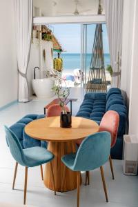 Gallery image of Adika - The beachfront Loft in Chaloklum +15 photos