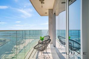 Balkón nebo terasa v ubytování LUXE - Elegantly Green-2BR in Marina Damac Heights