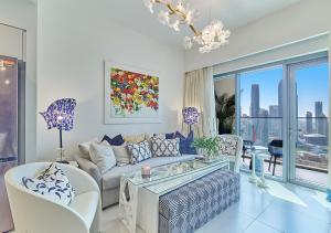 Posezení v ubytování FIRST CLASS 2BD, Full Burj Khalifa view in the Heart of Downtown