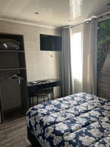 Postel nebo postele na pokoji v ubytování Hôtel des 2 Gares