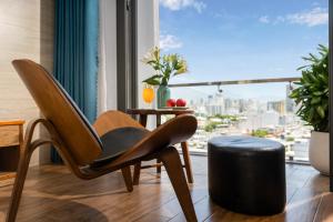 Khu vực ghế ngồi tại White Sand Boutique Hotel