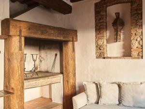 A kitchen or kitchenette at Fattoria La Loggia