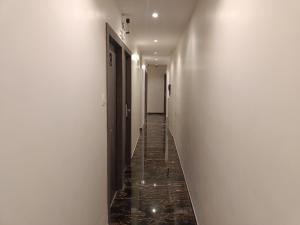 Foto Mumbais asuva majutusasutuse Hotel Classio Andheri - Near DN Nagar Metro Station galeriist