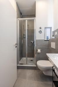 Koupelna v ubytování Super zentral I Frisch renoviert + 22 fotografií