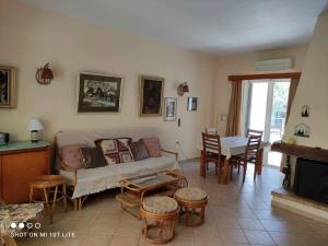 Posezení v ubytování Seaside villa in Eretria