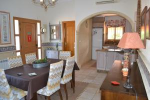 Kuchyň nebo kuchyňský kout v ubytování Apartamento en villa con piscina privada