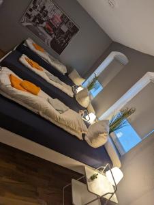 an overhead view of a bedroom with two beds at Flensburg Zentrum 50 in Flensburg