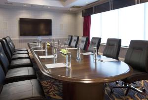 DoubleTree by Hilton Lisle Naperville商务区和/或会议室