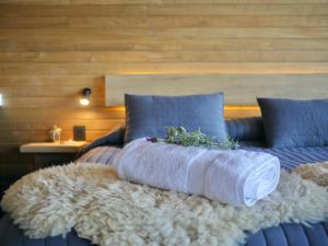 Cama o camas de una habitación en "Los laureles" vista al lago