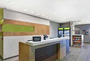 Home2 Suites By Hilton Grand Junction Northwest的厨房或小厨房