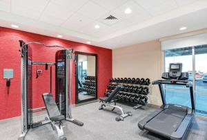 Home2 Suites By Hilton Grand Junction Northwest的健身中心和/或健身设施
