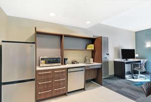 Home2 Suites By Hilton Grand Junction Northwest的厨房或小厨房