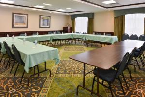 Konferenční prostory v ubytování Hampton Inn Alpine + 27 fotografií
