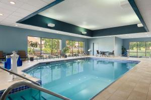 Πισίνα στο ή κοντά στο Hampton Inn Wausau