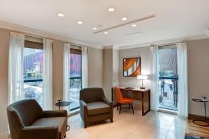 The Cincinnatian Curio Collection by Hilton的休息区