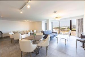Posezení v ubytování DoubleTree by Hilton Dallas/Richardson