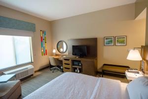 Postel nebo postele na pokoji v ubytování Hampton Inn & Suites Port Arthur