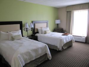 Postel nebo postele na pokoji v ubytování Hampton Inn Lindale/Tyler