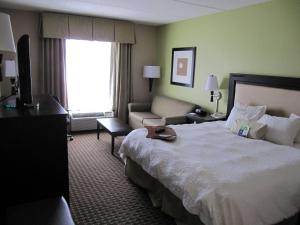 Postel nebo postele na pokoji v ubytování Hampton Inn Lindale/Tyler