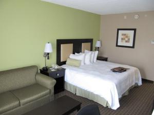 Postel nebo postele na pokoji v ubytování Hampton Inn Lindale/Tyler