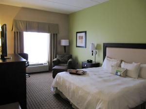 Postel nebo postele na pokoji v ubytování Hampton Inn Lindale/Tyler