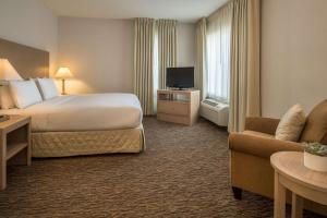 Postel nebo postele na pokoji v ubytování DoubleTree by Hilton Vancouver