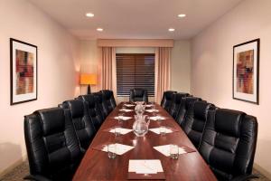 Posezení v ubytování DoubleTree by Hilton Vancouver