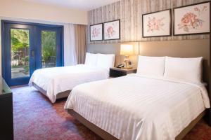 Cliffrose Springdale, Curio Collection By Hilton客房内的一张或多张床位