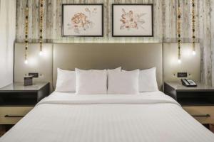 Cliffrose Springdale, Curio Collection By Hilton客房内的一张或多张床位