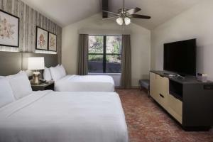 Cliffrose Springdale, Curio Collection By Hilton客房内的一张或多张床位