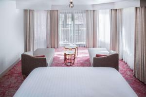 Cliffrose Springdale, Curio Collection By Hilton客房内的一张或多张床位