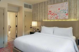 Cliffrose Springdale, Curio Collection By Hilton客房内的一张或多张床位