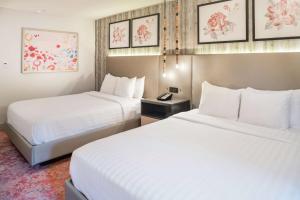 Cliffrose Springdale, Curio Collection By Hilton客房内的一张或多张床位