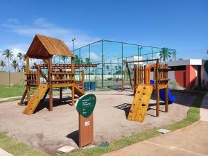 Ο χώρος παιχνιδιού για παιδιά στο Mana Beach Muro Alto Resort