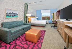 Home2 Suites By Hilton Wichita Falls, Tx的电视和/或娱乐中心