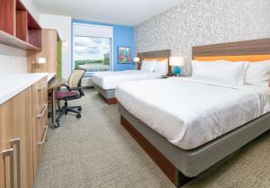 Home2 Suites By Hilton Wichita Falls, Tx客房内的一张或多张床位