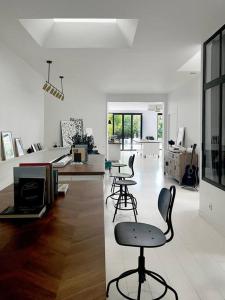 Φωτογραφία από το άλμπουμ του Loft House, Pool & Garden σε Montreuil