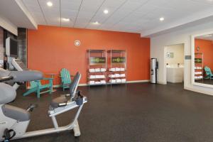 Home2 Suites by Hilton Amarillo West Medical Center的健身中心和/或健身设施