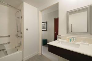 Koupelna v ubytování Hampton Inn Reading/Wyomissing
