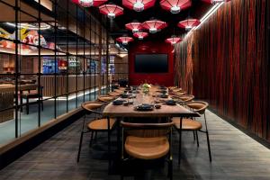 Crockfords Las Vegas, LXR Hotels & Resorts at Resorts World餐厅或其他用餐的地方