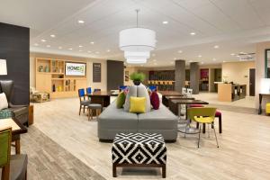 Posezení v ubytování Home2 Suites By Hilton Hasbrouck Heights