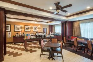 Posezení v ubytování Hampton Inn Kingston