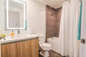 Luxury and spacious 2 BDR in Hollywood with Balcony
