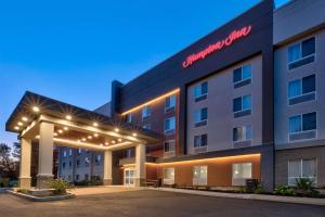 a rendering of the front of a hotel at Hampton Inn Waterbury in Waterbury