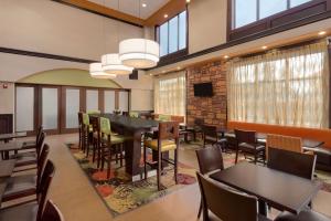 Restaurace v ubytování Hampton Inn & Suites Pharr