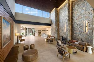 Hilton North Scottsdale At Cavasson的休息区